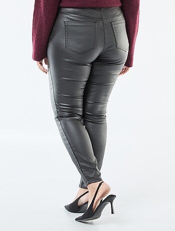 Pantalón recto de material satinado