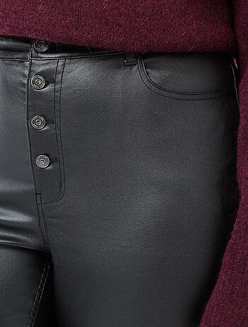 Pantalón recto de material satinado