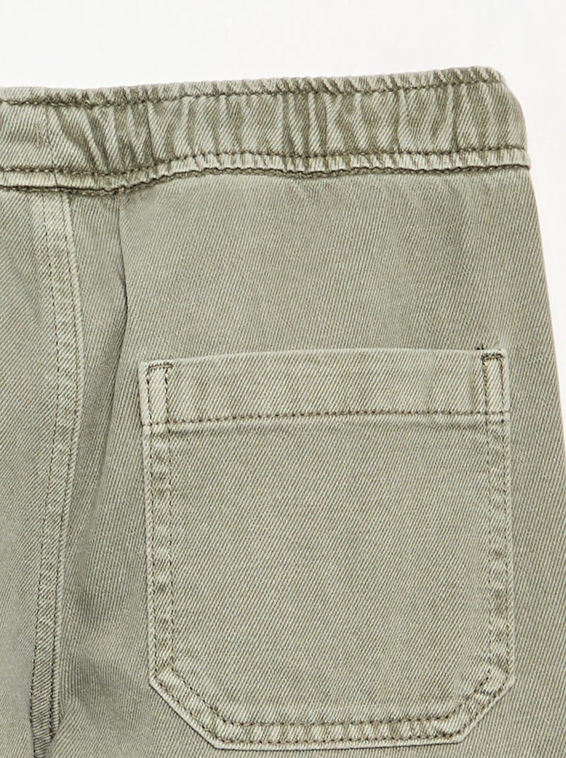 Pantalón recto de sarga - corte ajustado Verde - Kiabi