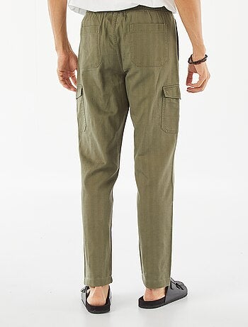 Pantalón recto multibolsillos de sarga
