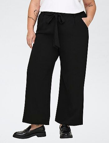 Pantalón recto 'Only Carmakoma'