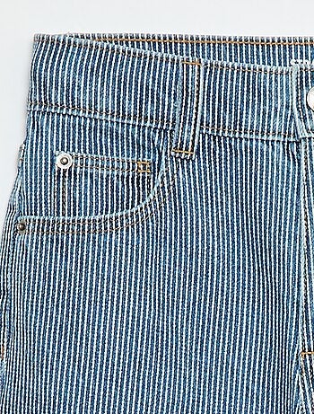 Pantalón recto vaquero con estampado