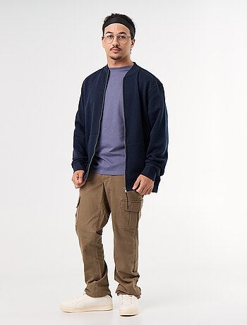 Pantalón regular con bolsillos de solapa - colección fácil de poner