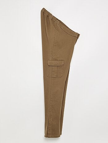 Pantalón regular con bolsillos de solapa - colección fácil de poner