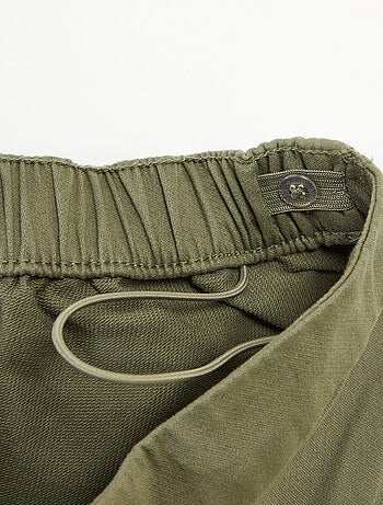 Pantalón regular con bolsillos de solapa - colección fácil de poner