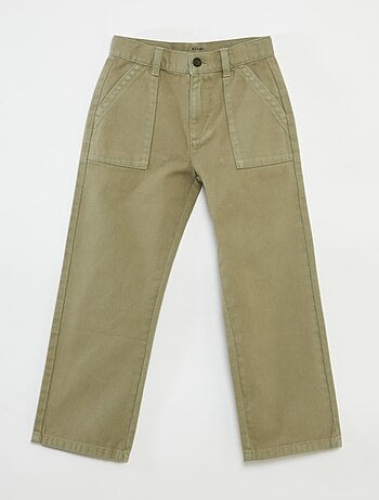 Pantalón regular con bolsillos