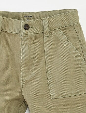 Pantalón regular con bolsillos