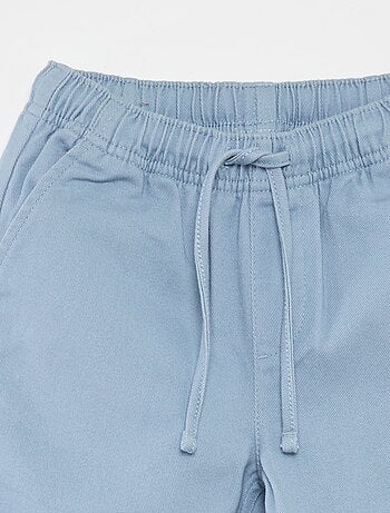 Pantalón regular liso