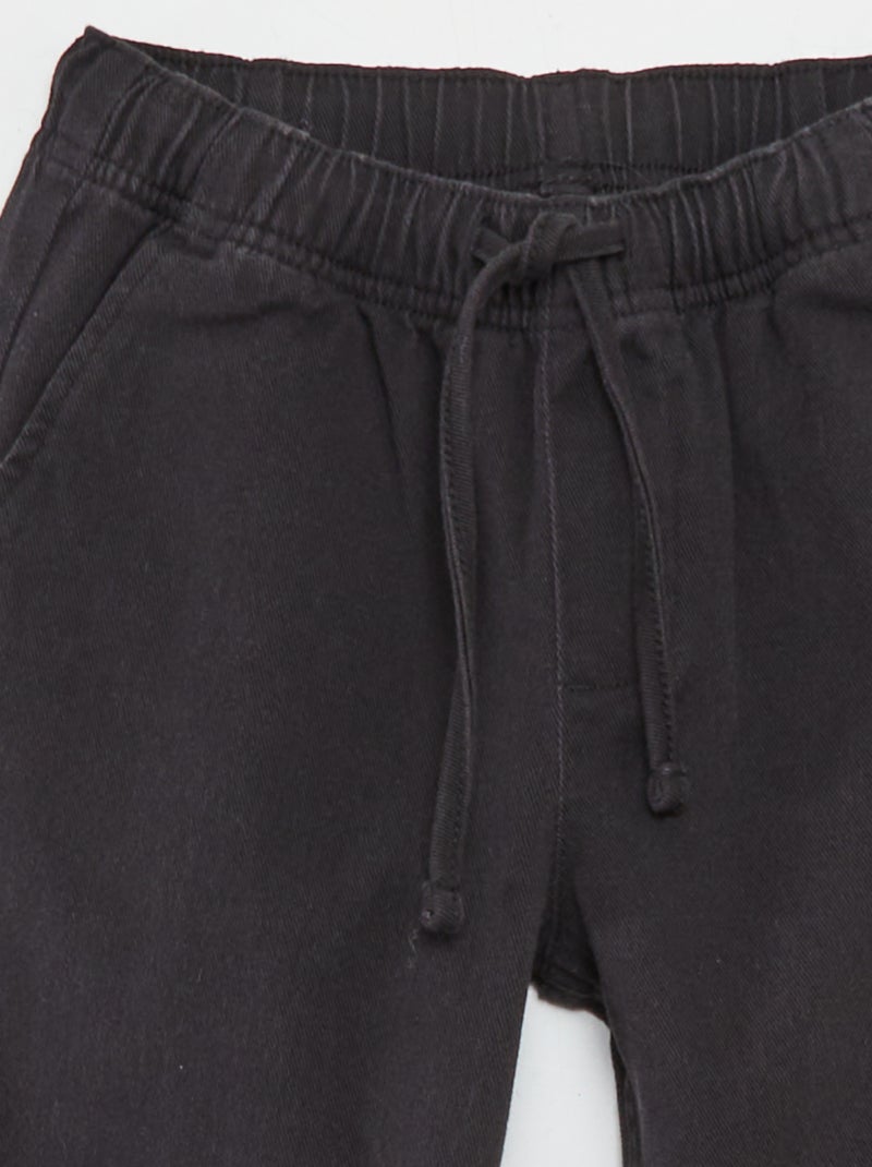 Pantalón regular liso negro - Kiabi