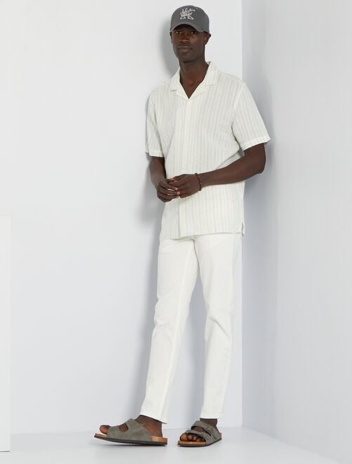 Pantalón slim 5 bolsillos de sarga - blanco - Kiabi - 12.00€
