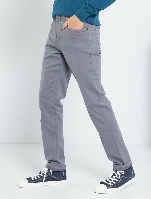 Pantalón slim 5 bolsillos de sarga - GRIS - Kiabi - 12.00€