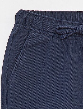 Pantalón slim con cintura ajustable