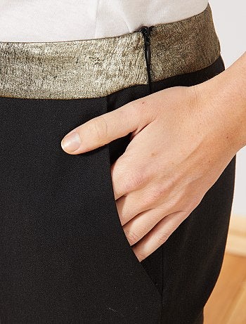 Pantalón slim con detalles dorados - Kiabi