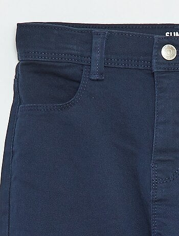 Pantalón slim corte ajustado 4 bolsillos