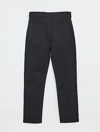 Pantalón slim corte ajustado 4 bolsillos