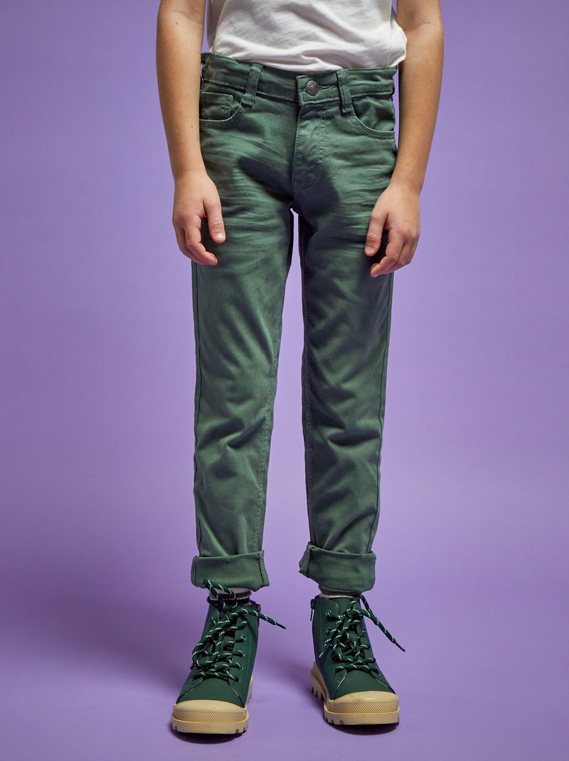 Pantalón slim de sarga VERDE - Kiabi