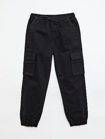 Pantalón stretch liso multibolsillos