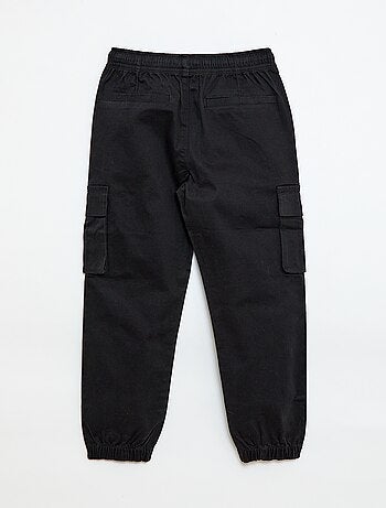 Pantalón stretch liso multibolsillos