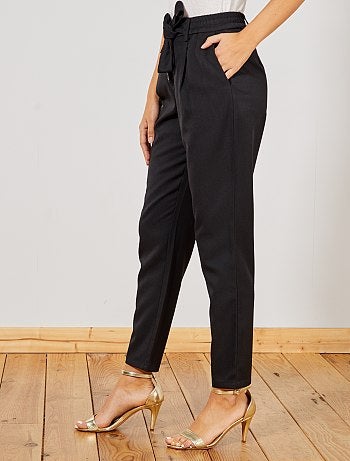Pantalón tapered con cinturón - Kiabi