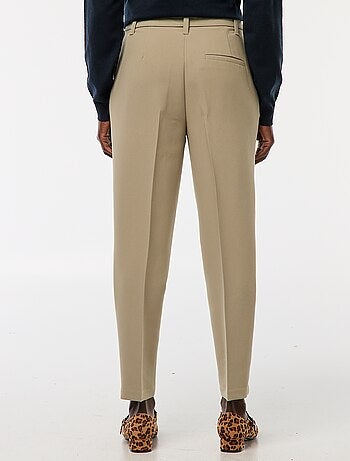 Pantalón tapered vaporoso con cinturón con hebilla
