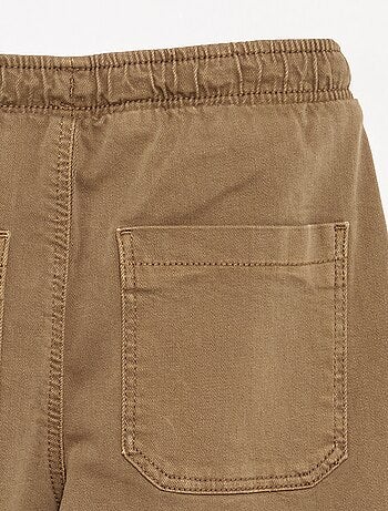 Pantalón tipo chándal