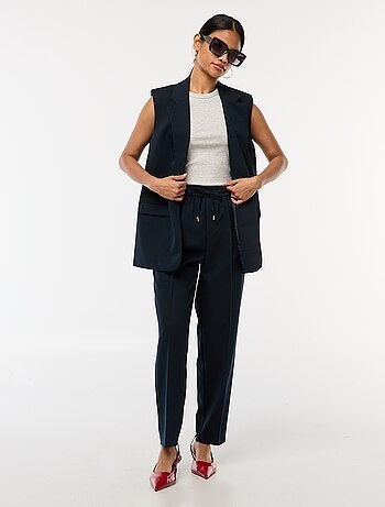 Pantalón tipo jogger liso