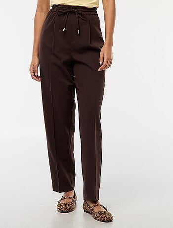 Pantalón tipo jogger liso