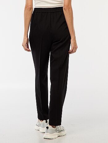 Pantalón tipo jogger liso