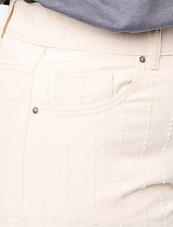 Pantalón twill con abrasiones verticales originales