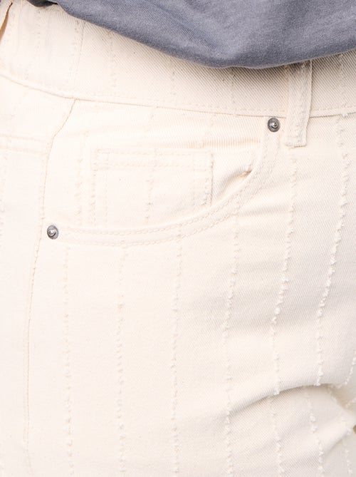 Pantalón twill con abrasiones verticales originales - Kiabi