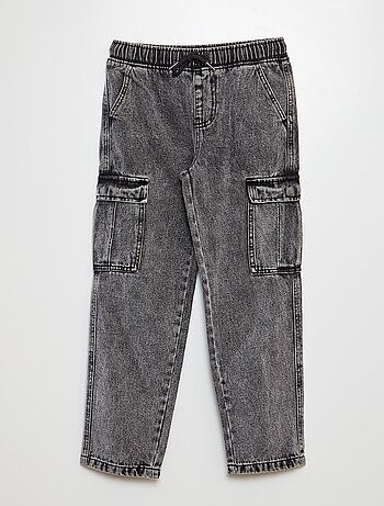 Pantalón vaquero con bolsillos