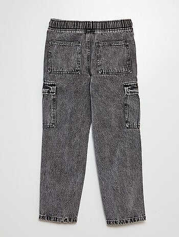 Pantalón vaquero con bolsillos