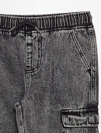 Pantalón vaquero con bolsillos