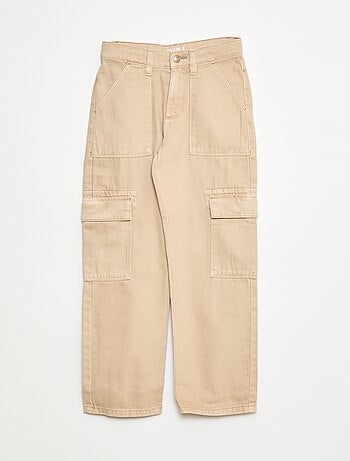 Pantalón vaquero con múltiples bolsillos