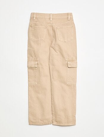 Pantalón vaquero con múltiples bolsillos