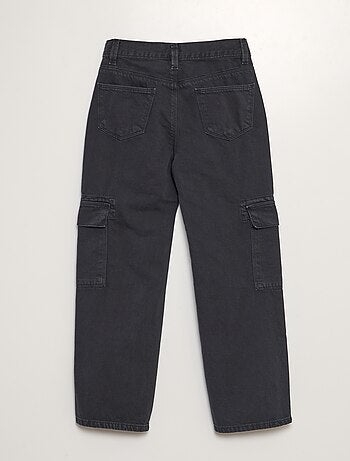 Pantalón vaquero con múltiples bolsillos