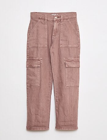 Pantalón vaquero con múltiples bolsillos