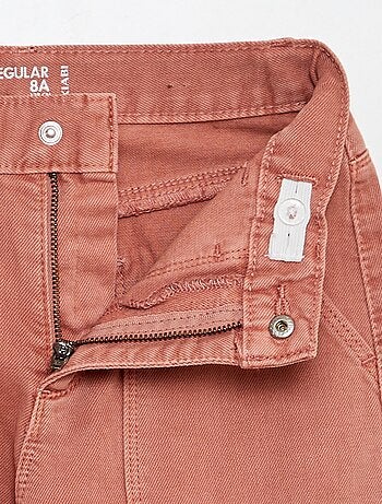 Pantalón vaquero con múltiples bolsillos