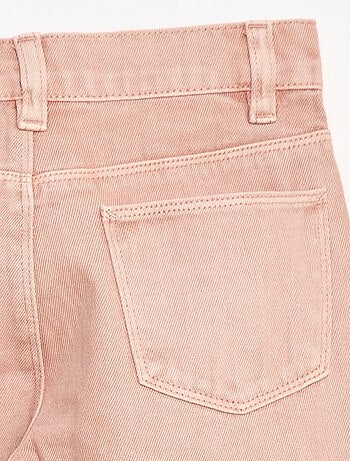 Pantalón vaquero con múltiples bolsillos