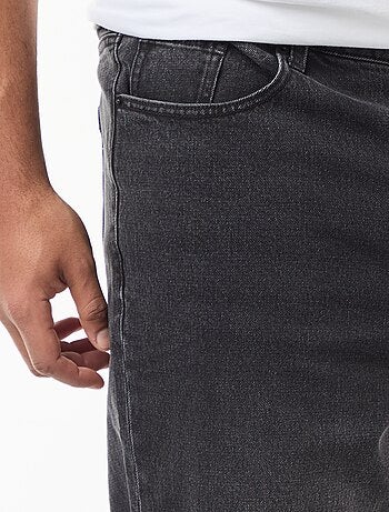 Pantalón vaquero corte relaxed fit