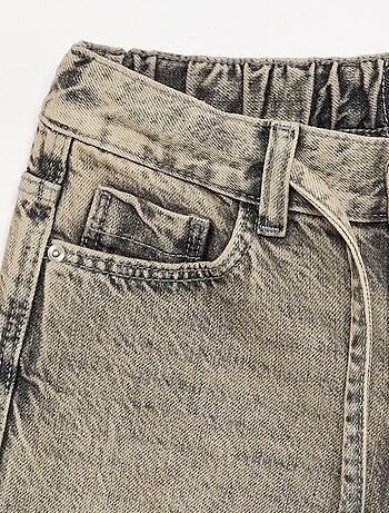 Pantalón vaquero de corte ancho