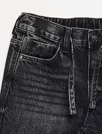 Pantalón vaquero de corte ancho