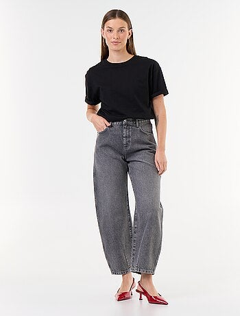 Pantalón vaquero de corte barrel ancho