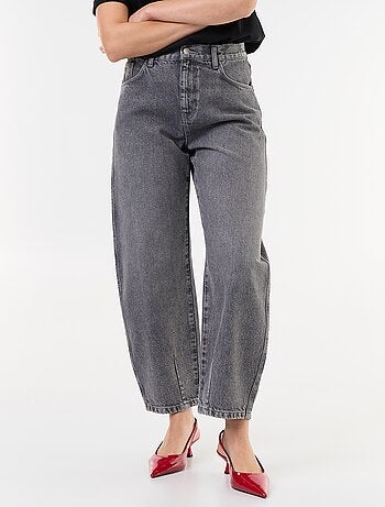 Pantalón vaquero de corte barrel ancho