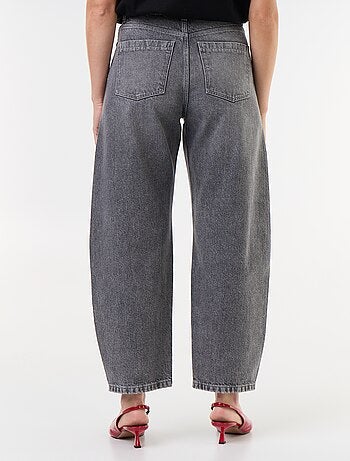 Pantalón vaquero de corte barrel ancho
