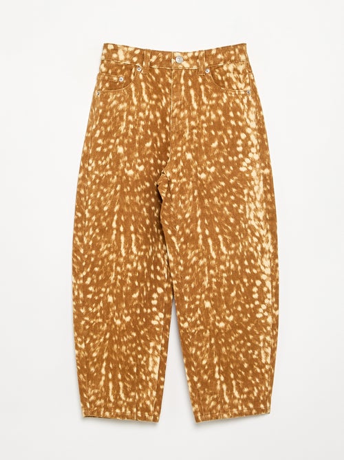 Pantalón vaquero de corte barrel con estampado de cervatillo - Kiabi Pantalón vaquero de corte barrel con estampado de cervatillo - Kiabi