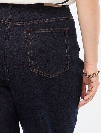 Pantalón vaquero elástico recto