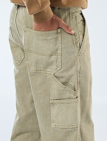 Pantalón vaquero estilo carpintero