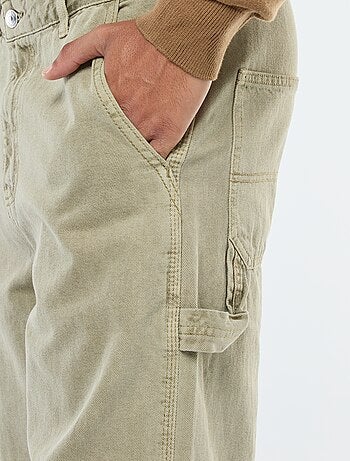 Pantalón vaquero estilo carpintero