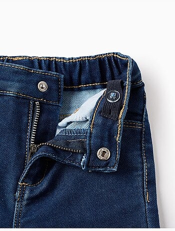 Pantalón vaquero flare en denim cómodo